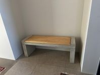 Betongbänk