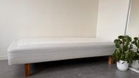 90x200 Ikea bed 