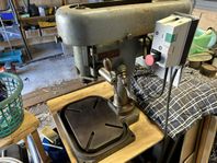 Pelarborrmaskin. Borrmaskin Mako