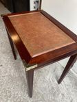litet näpet bord/sideboard i engelsk stil