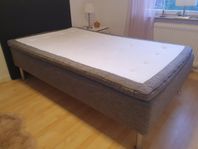 Stilren säng 120 cm Möbelmästarna
