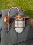 Ytterbelysning/vägglampa kopparfärgad