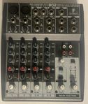 Behringer xenyx 802 mixer