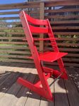 Stokke Tripp Trapp-stol – Röd  - (justerbar barnstol i tr
