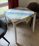 Fint litet köksbord