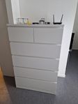 Malm byrå med 1x förvaringsindelning
