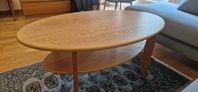 Soffbord, i ek-färg.höjd 50 cm, längd 110 cm, bredd 63 cm