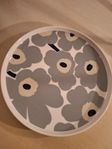 2 mattallrikar Marimekko och 2 Kartioglas Iittala