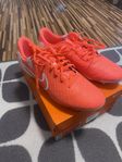 Nike Tiempo - Legend 10 Academy MG fotbollsskor - Storlek 45