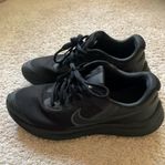 Nike skor storlek. 37,5