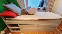 Säng Ikea Släkt med förvaring 