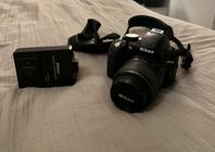 Nikon systemkamera + tillbehör med väska