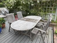 Bord och stolar i teak