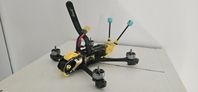 SpeedyBee Mario DC 5 med ELRS, DJI O3 och GPS.
