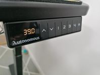 Automatisk Höj- och sänkbart skrivbord i nyskick