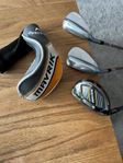 Golfklubbor vänster, hybrid och wedgar