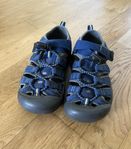 Keen sandaler 29.