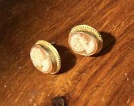 Camé-örhängen 18k