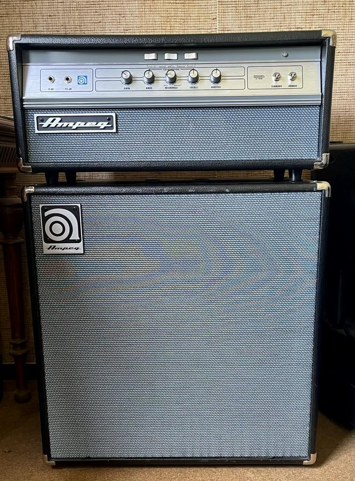 Ampeg V4B & SVT 212 AV.