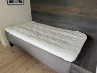 105cm IKEA Skotterud säng 