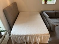 Hilding 140cm säng