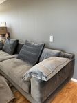STOR plyschsoffa