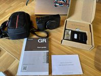 Ricoh GR3x med FlashQ Q20II trådlös blixt