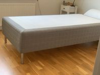 Skotterud säng 105 cm i nyskick 