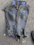 Dyon short chaps S