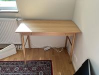 Litet skrivbord i ek