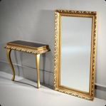 barockinspirerad spegel med matchande konsolbord i spegel