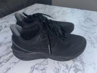 skor Nike 