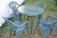 RUNT UTE BORD MED 4 STOLAR i plast - Progarden