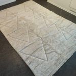 Helt oanvänd äkta Marockansk Mrirt lyx matta 200×300 cm