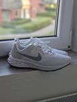 Nya oanvända Nike skor
