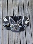 Skulderskydd / axelskydd hockey 145-155 cm Jr