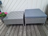Laungesoffa delar bord och sittdel samt dynor