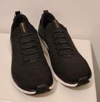 Okaki sneakers, st 39, oanvända 