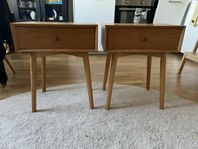 2 sängbord / nightstands