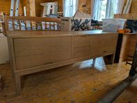 Stockholm TV-bänk i ek från IKEA 