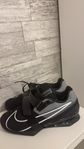 Nike Romaleos 4, Svart strl 44 (oanvända)