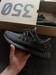 Yeezy 350 Black no reflective