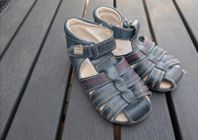 Sandaler med tå, stl 24