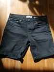 Svarta shorts/jeans storlek 48