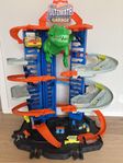 Hot wheels garage