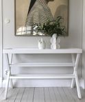 Vitt sideboard