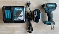 Makita DTD153 - Slagskruvdragare med 5Ah-batteri och laddare