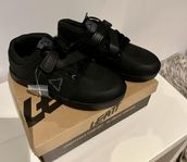 Leatt 4.0 clip black