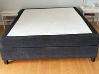 säng 160 bred bortskänkes 
