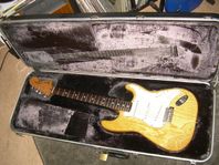 Fender Stratocaster 70's reissue (MiM) CASE INGÅR